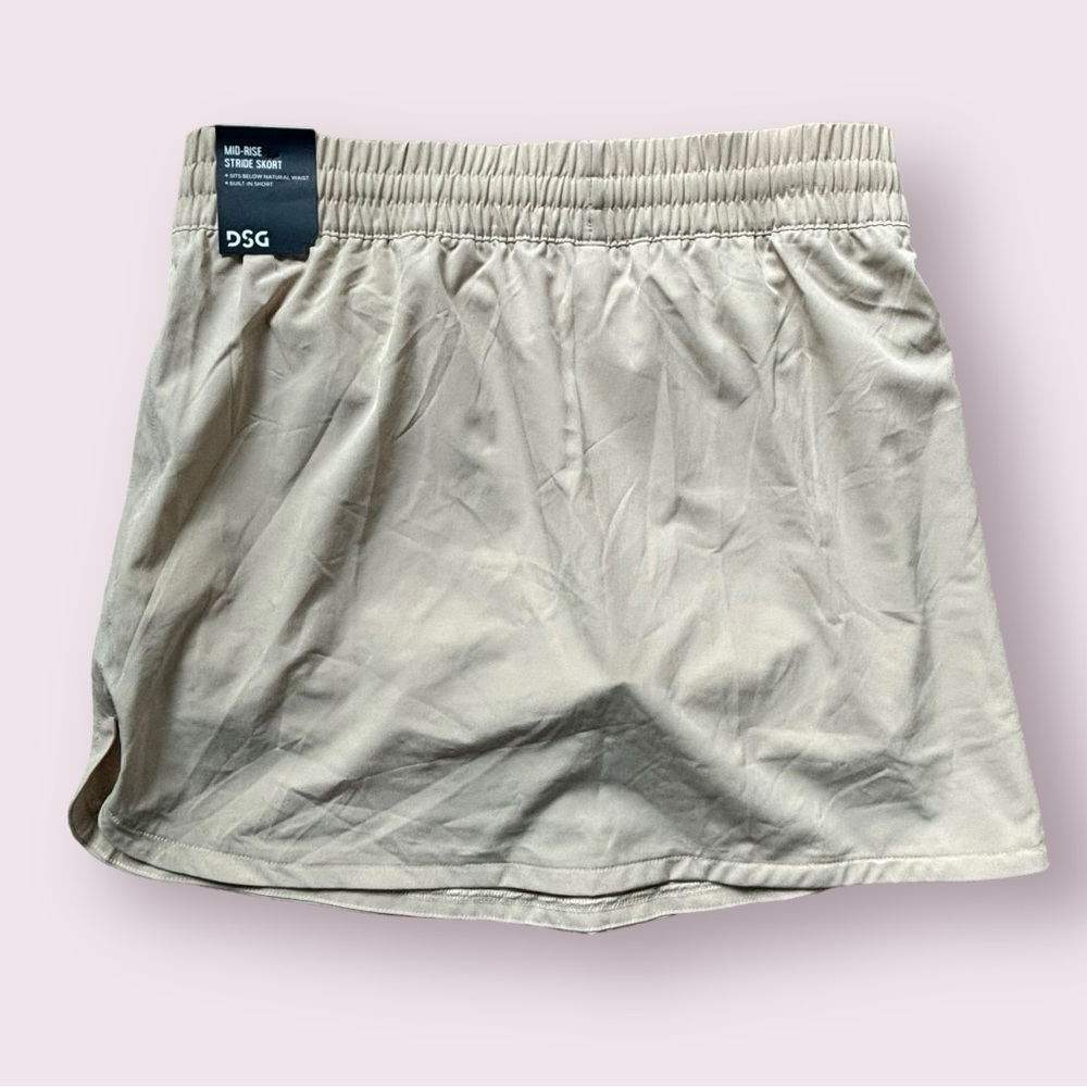 DSG Performance - Mid Rise Stride Skort - Picture 5 of 9